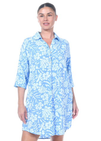 This versatile cover up has pockets and a rounded hem which dips lower in the front and back.