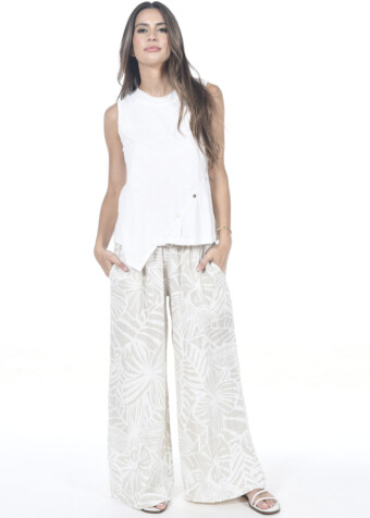 These comfortable pants offer a style characterized by wide,  flowing legs that creates a dramatic, elegant silhouette.