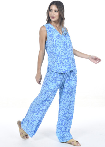 Pocket Pant in turquoise paisley print. Loose fit with elastic waist and pockets.