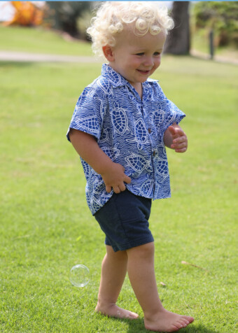 Turtle print boys's surf shirt from Hawaii